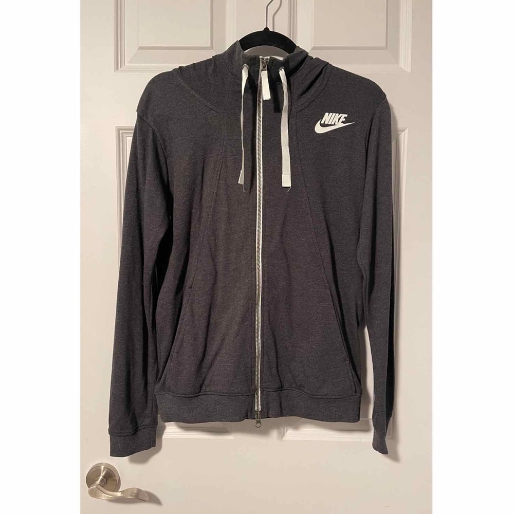 NWT Nike women’s gray sweatshirt size medium